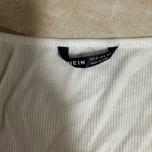 Women's ruched crop tees - Picture 4 of 9